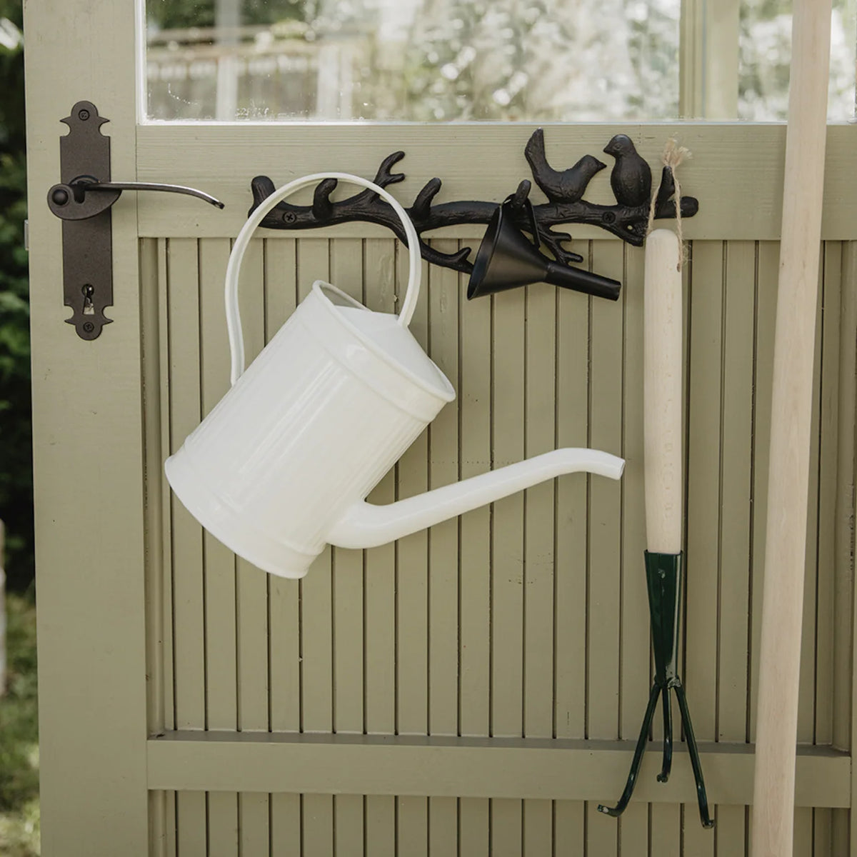 Gießkanne skandinavisch Schweden Strömshaga Weiß Gartenwerkzeug Kanne Vase Metall Balkonpflanzen Zimmerpflanzen gießen 2 Liter