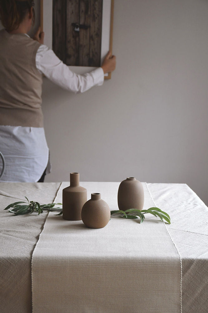 Bulbous Albacken vase in brown