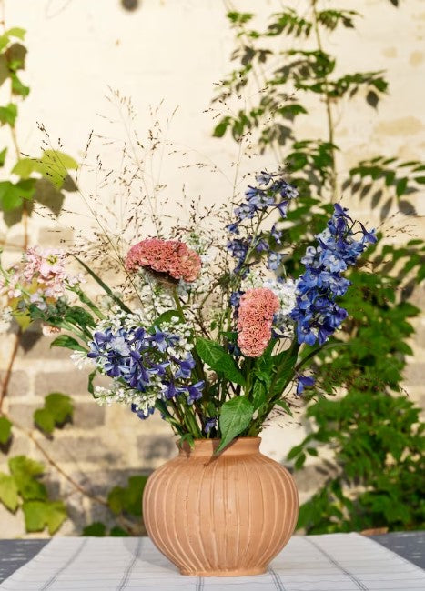 Terracotta Vase für Gartensträuße