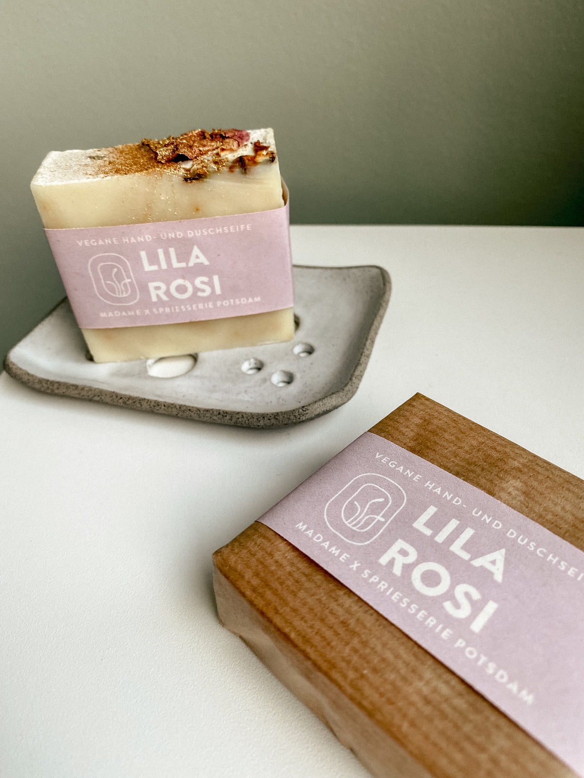 Lila Rosi Hand- & Duschseife Seife vegan Madame Pflegers Die Spriesserie 