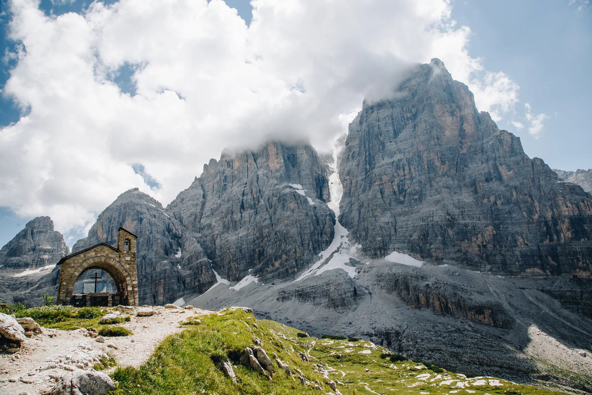 Wanderlust Europa Gestalten Verlag Wanderrouten Reiseführer Wanderführer Buch Wanderurlaub