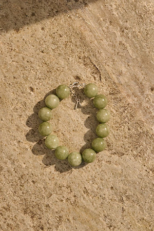 Grünes Armband Perlen Selentine Schmuck Naturstein Monk & Anna