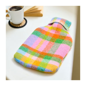 Wärmflasche Schurwolle Tweedmill britisch lifestyle UK Design Regenbogen Regenbogenfarben
