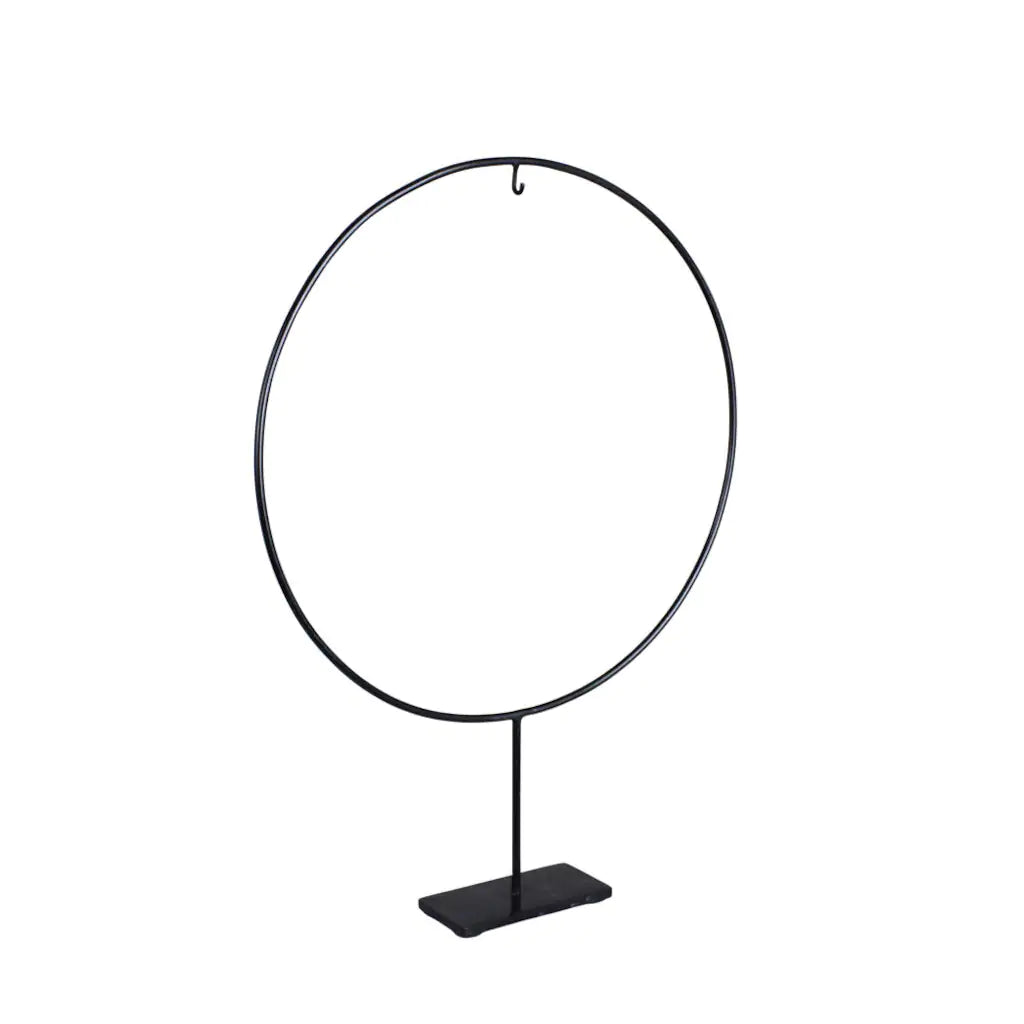 Metal ring with base