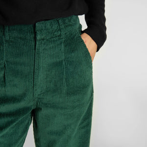 Dark green Uddevalla trousers made of organic corduroy