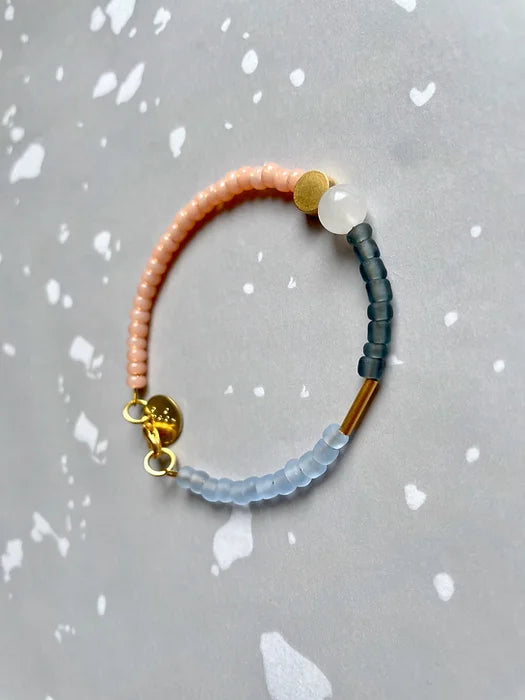 Bracelet made of glass beads