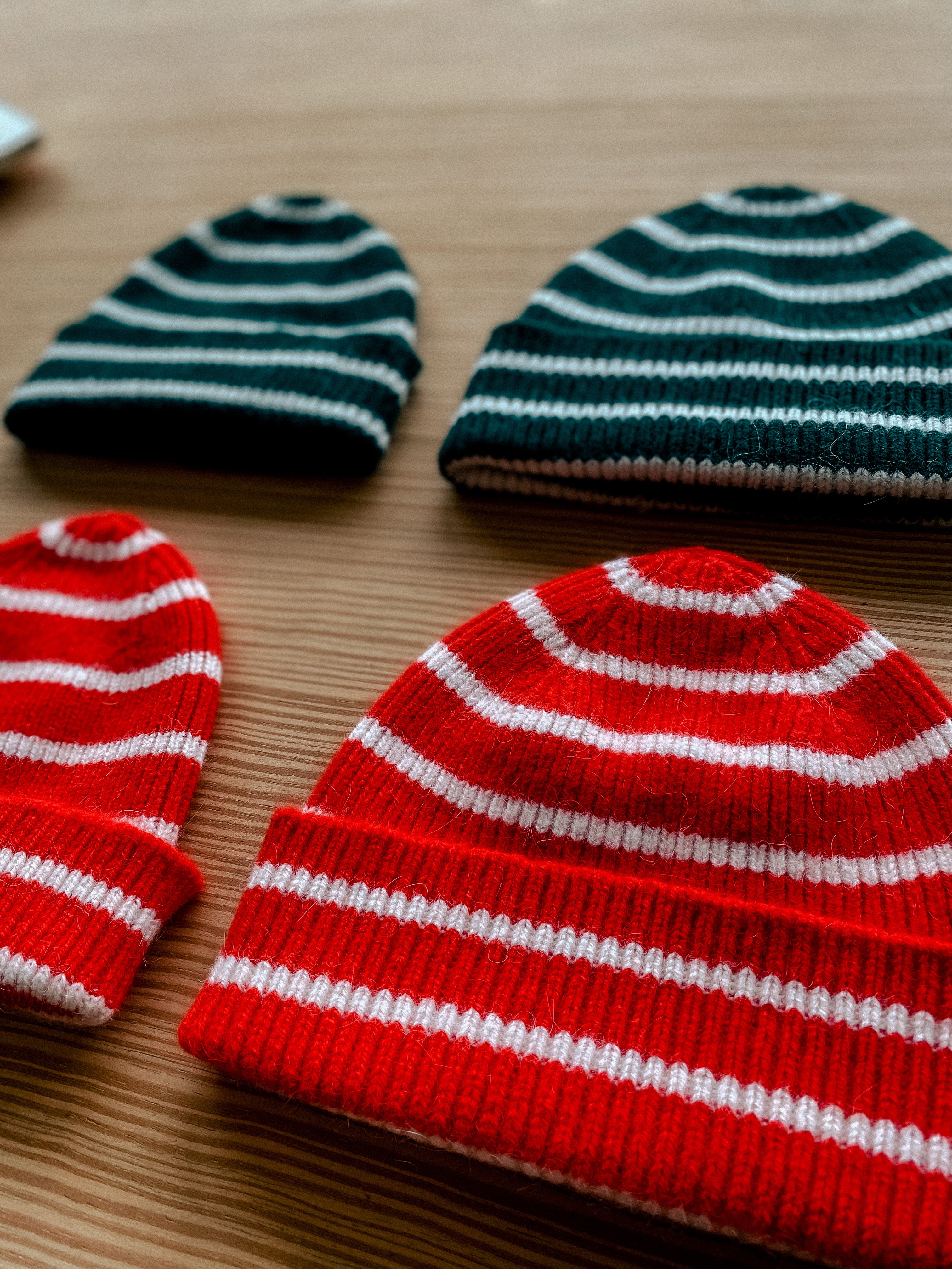 SSTX Strickmütze Für Babys & Kinder – Weihnachtselfen-Design Mit Bommel, Rot/grün, 1–6 Jahre
